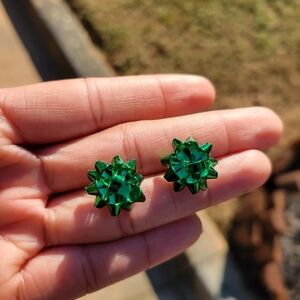 Elegant Green Bow Earrings